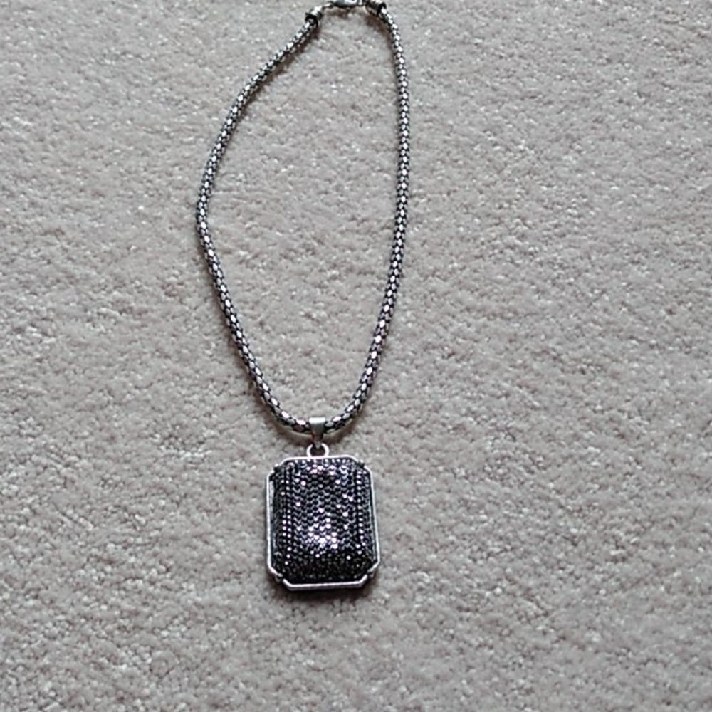 Silver Necklace with silver pendant